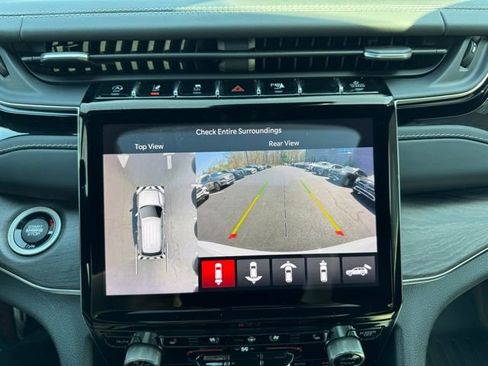 Used 2022 Jeep Grand Cherokee Overland w/ Adv Protech Group III image 25