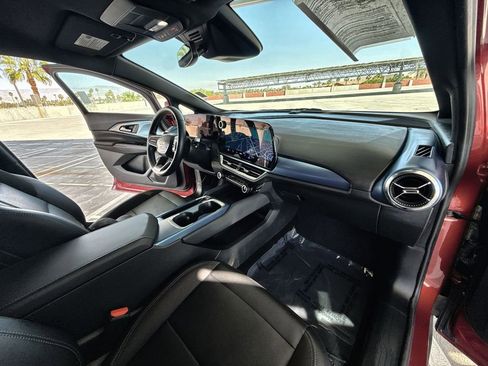 Used 2025 Chevrolet Equinox EV LT w/ Convenience Package image 20