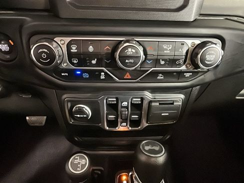 Used 2023 Jeep Wrangler Unlimited w/ Cold Weather Group AWD/4WD image 23