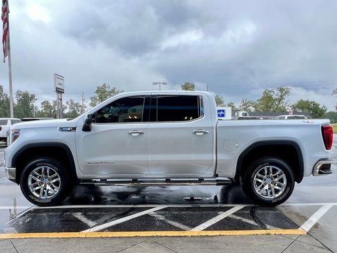 Used 2021 GMC Sierra 1500 SLT w/ SLT Premium Package image 9