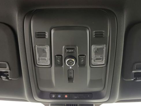 Used 2025 Chevrolet Tahoe Premier image 38