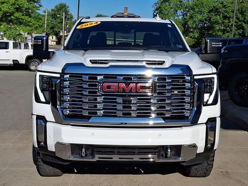 Used 2024 GMC Sierra 2500 Denali w/ Denali Reserve Package AWD/4WD image 2
