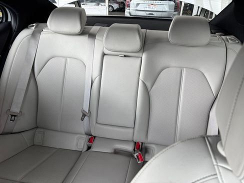 Used 2025 Genesis G70 2.5T image 38