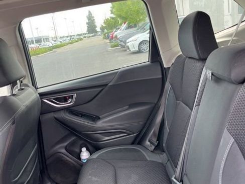 Used 2021 Subaru Forester Premium AWD/4WD image 8