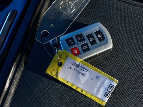 Certified 2017 Toyota Sienna XLE w/ XLE Navigation Package image 31