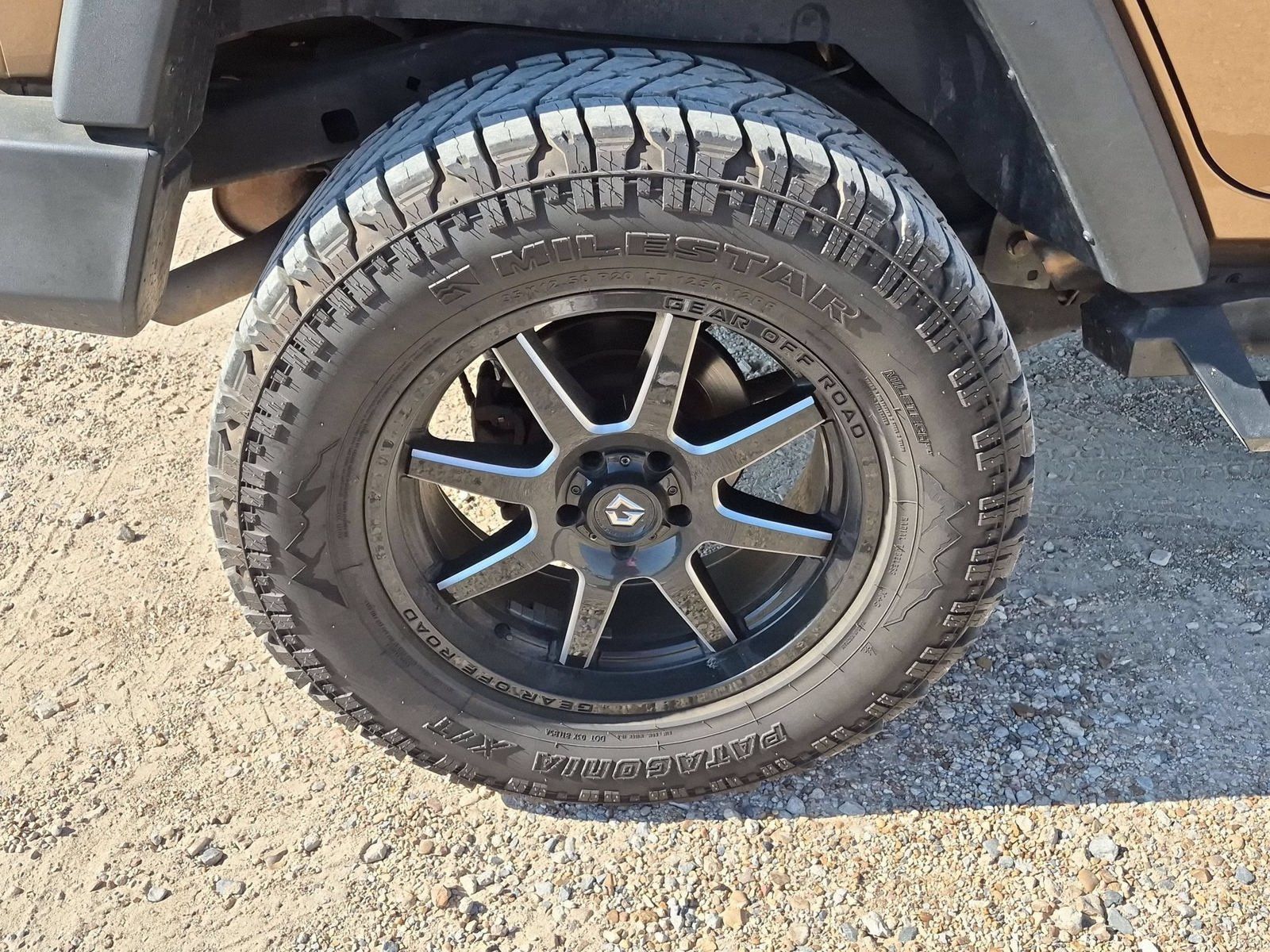 Used 2015 Jeep Wrangler Unlimited Sport w/ Quick Order Package 24S AWD/4WD image 30