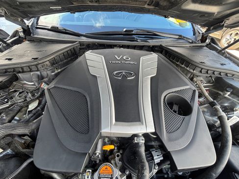 Used 2016 INFINITI Q50 3.0t Premium w/ Driver Assistance Package image 17