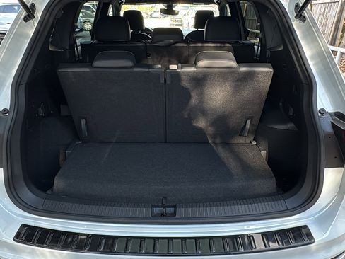 Used 2023 Volkswagen Tiguan SE R-Line image 27