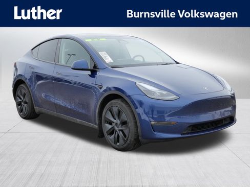 Used 2024 Tesla Model Y Long Range image 1