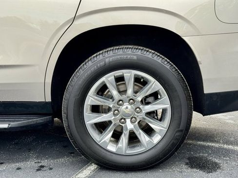Used 2021 Chevrolet Tahoe Premier w/ Premium Package image 29