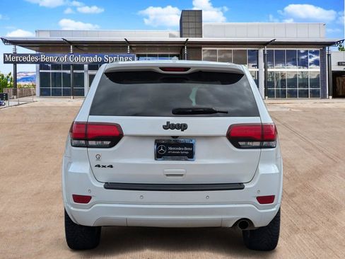 Used 2019 Jeep Grand Cherokee Altitude AWD/4WD image 6