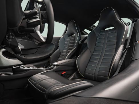 Used 2025 McLaren GTS RWD image 9