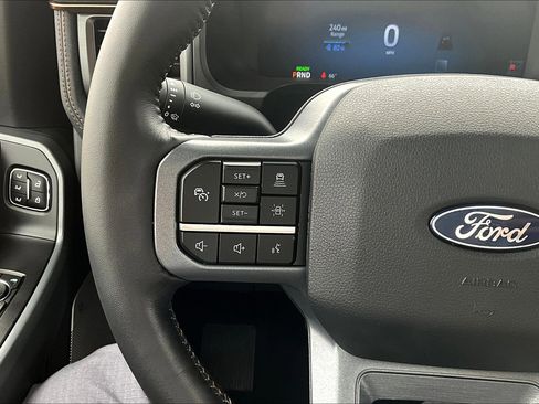 Used 2024 Ford F150 Lightning Lariat image 22