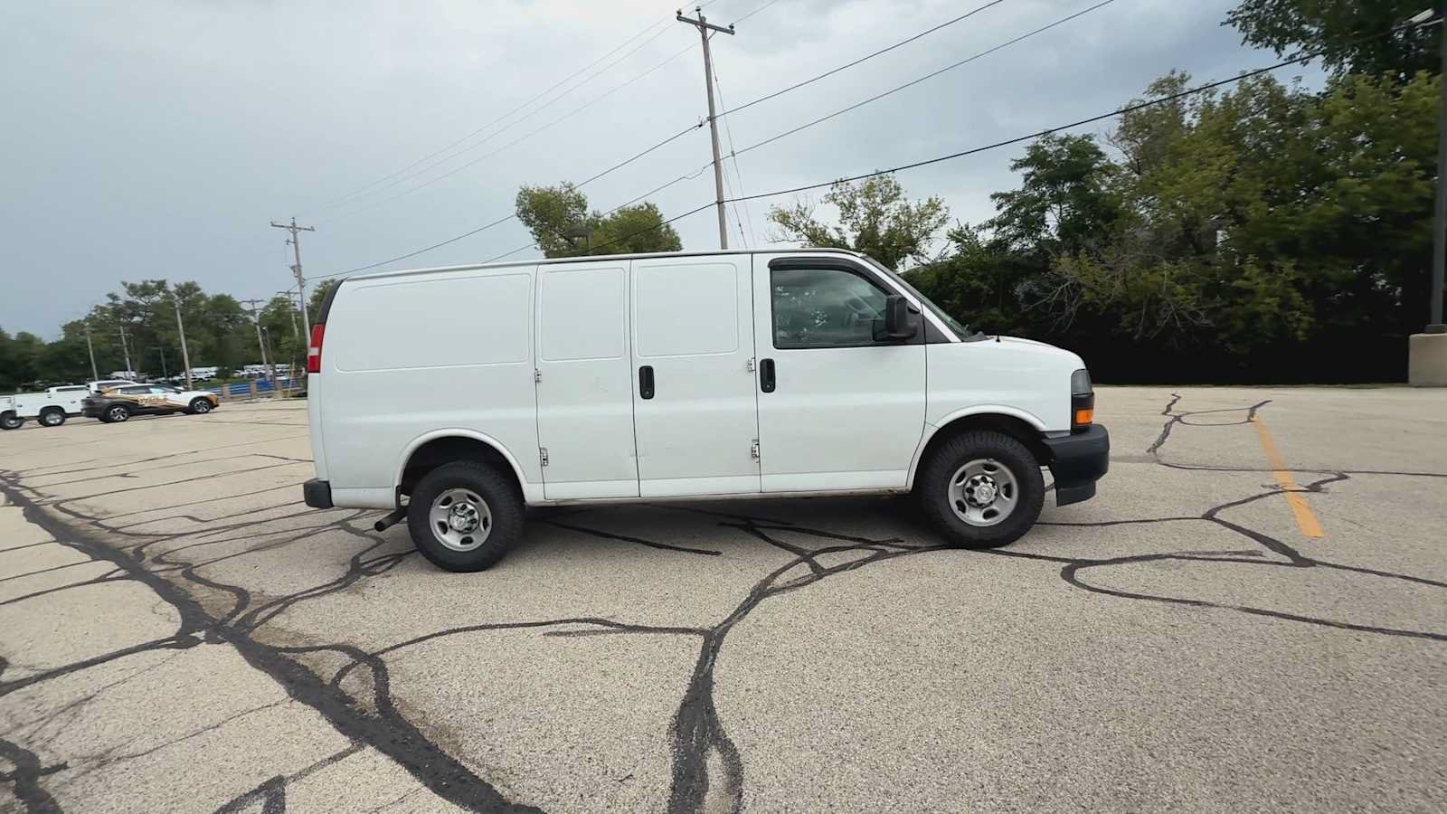 Used 2019 Chevrolet Express 2500 w/ Driver Convenience Package RWD image 9