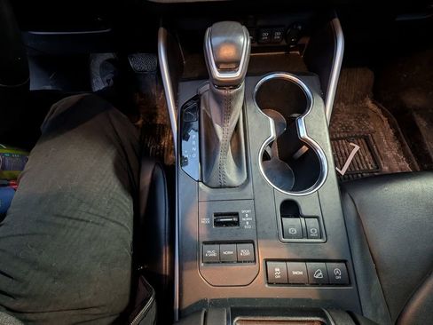 Used 2020 Toyota Highlander XLE image 8