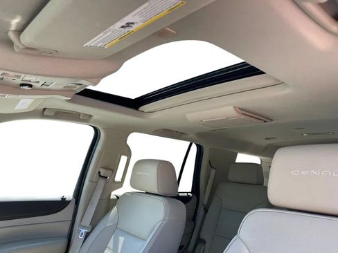 Used 2020 GMC Yukon Denali w/ Denali Ultimate Package AWD/4WD image 25