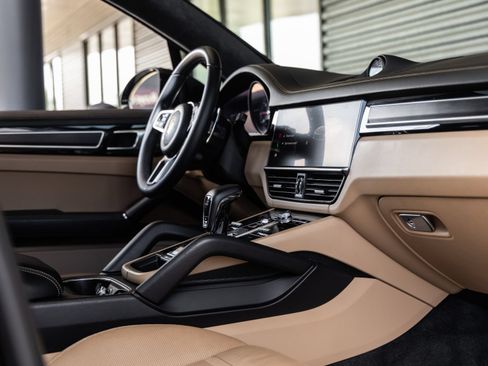 Certified 2023 Porsche Cayenne GTS AWD/4WD image 47