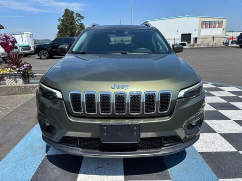 Used 2019 Jeep Cherokee Latitude w/ Popular Appearance Group AWD/4WD image 8