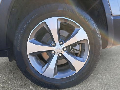 Used 2020 Jeep Cherokee Limited image 34