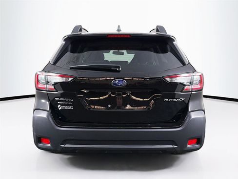 Used 2025 Subaru Outback Premium AWD/4WD image 6