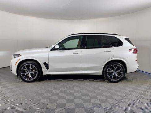 Certified 2024 BMW X5 sDrive40i w/ M Sport Package image 2