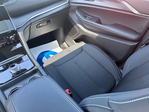 New 2025 Jeep Grand Cherokee Laredo X w/ Luxury Tech Group I image 18