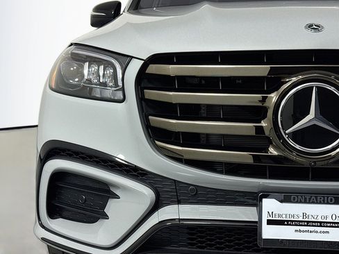 New 2026 Mercedes-Benz GLS 580 4MATIC image 14