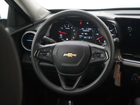 Used 2024 Chevrolet Trax LS w/ LS Convenience Package image 14