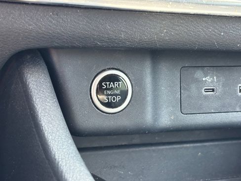 Used 2023 Nissan Rogue SV AWD/4WD image 10