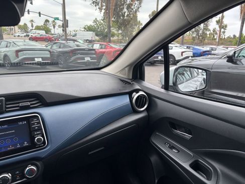 Used 2025 Nissan Versa SV FWD image 33