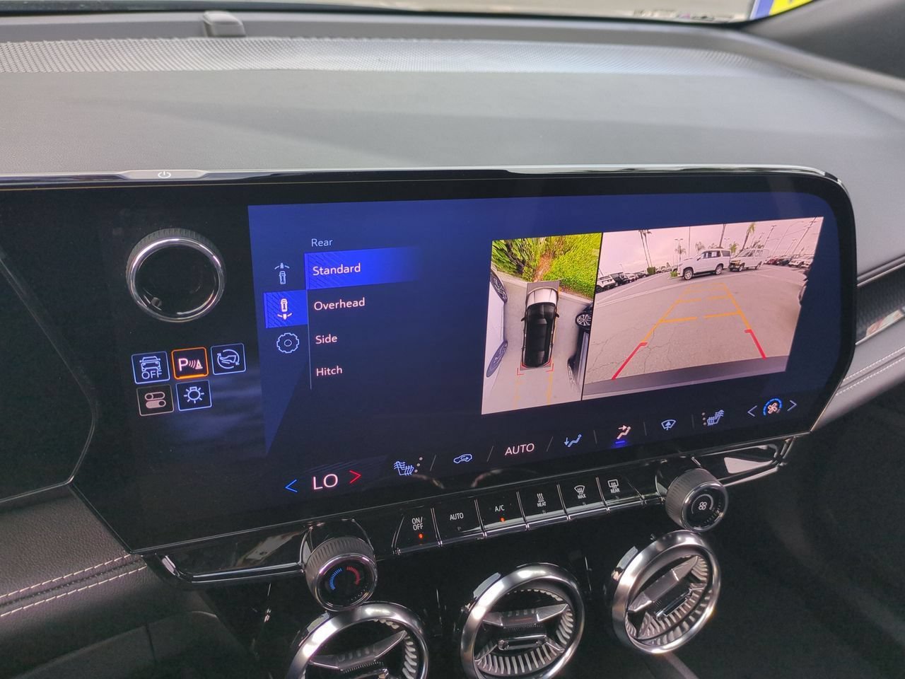 Used 2024 Chevrolet Blazer EV LT AWD/4WD image 15