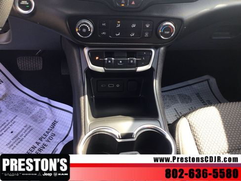 Used 2024 GMC Terrain SLE AWD/4WD image 21