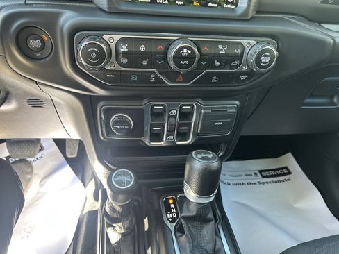 Certified 2023 Jeep Wrangler Unlimited w/ Cold Weather Group AWD/4WD image 19