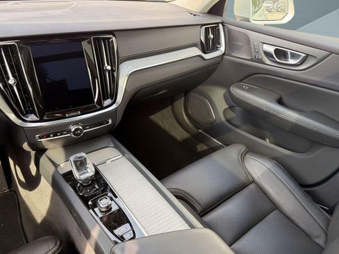 Certified 2024 Volvo V60 B5 Cross Country Ultimate image 25