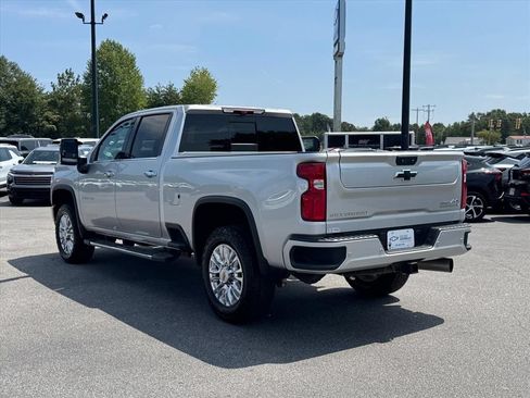 Used 2023 Chevrolet Silverado 2500 High Country w/ Z71 Off-Road Package AWD/4WD image 5