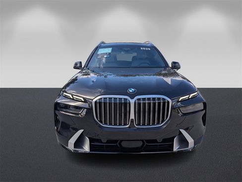 Certified 2025 BMW X7 xDrive40i w/ Executive Package image 2
