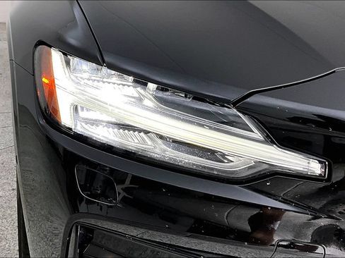 Used 2024 Volvo S60 B5 Plus w/ Climate Package AWD/4WD image 32