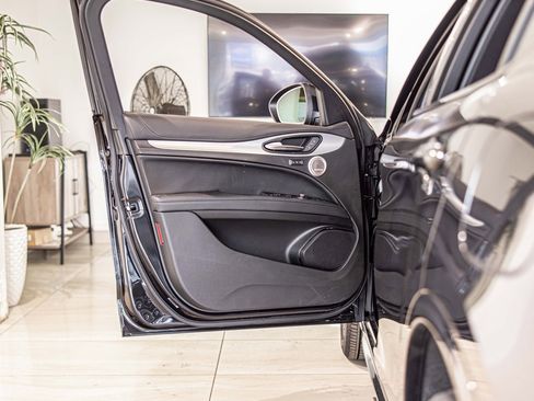 New 2025 Alfa Romeo Stelvio Sprint image 33