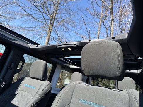 Certified 2025 Jeep Wrangler Unlimited Rubicon 4xe w/ Convenience Group image 28