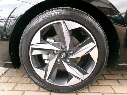 Used 2022 Hyundai Elantra Limited FWD image 50