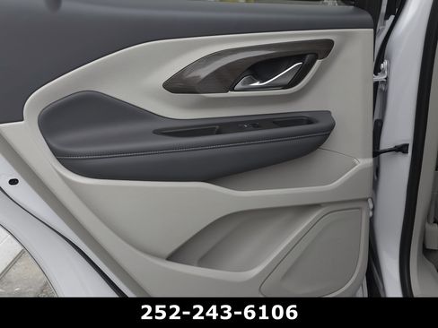 Used 2023 GMC Terrain Denali w/ Denali Premium Package image 32