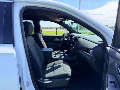 Used 2024 Chevrolet Traverse LT AWD/4WD image 11