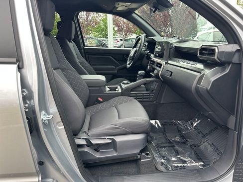 Certified 2026 Toyota Tacoma SR5 AWD/4WD image 17