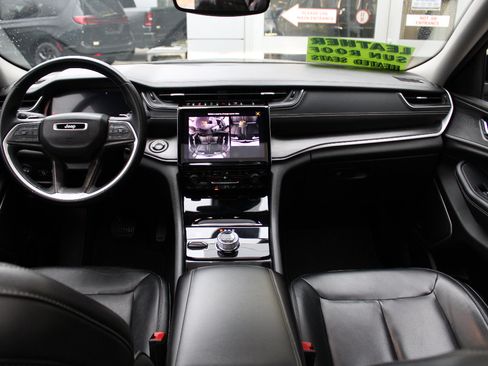 Certified 2021 Jeep Grand Cherokee L Limited image 37