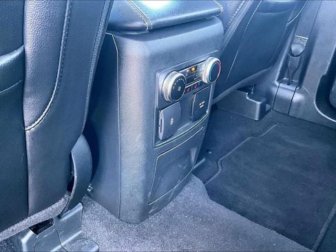 Used 2023 Ford Explorer Limited w/ Equipment Group 301A AWD/4WD image 33
