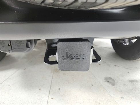 Used 2018 Jeep Wrangler Unlimited Sahara image 47