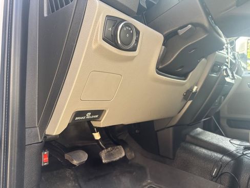 Used 2021 Ford F250 XL w/ Power Equipment Group RWD image 13