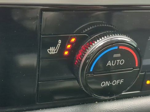 Used 2023 Nissan Pathfinder SL w/ SL Premium Package image 23