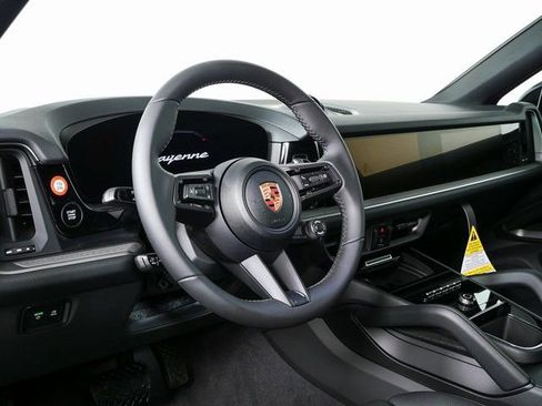New 2026 Porsche Cayenne AWD image 4
