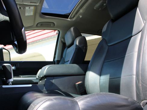 Used 2016 Toyota Tundra Limited w/ Limited Premium Package image 20